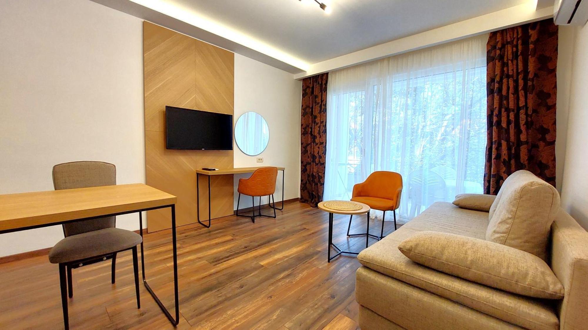 Apartments Mara Lux Будва Екстер'єр фото
